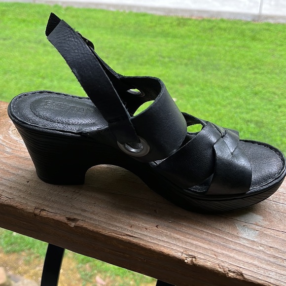 Born - Picture 5 of 7